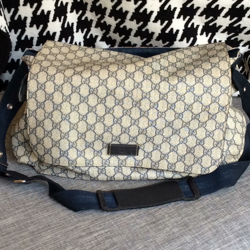 Gucci Messenger Bag